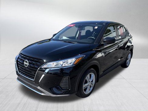 Used 2024 Nissan Kicks S image 1