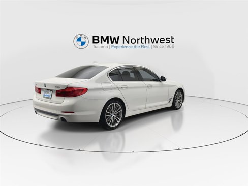 Used 2018 BMW 530i xDrive image 3