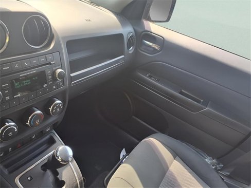 Certified 2015 Jeep Patriot Latitude image 21