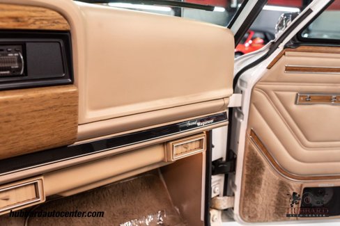 Used 1991 Jeep Grand Wagoneer image 20