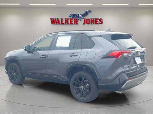 Used 2022 Toyota RAV4 SE w/ SE Grade Weather Package image 5