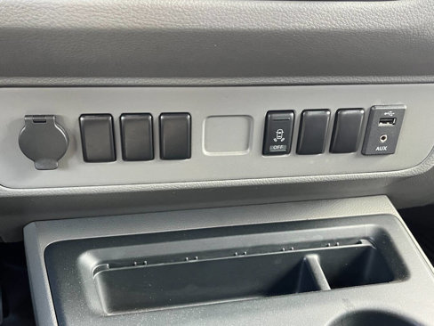 Used 2020 Nissan NV 1500 SV image 25