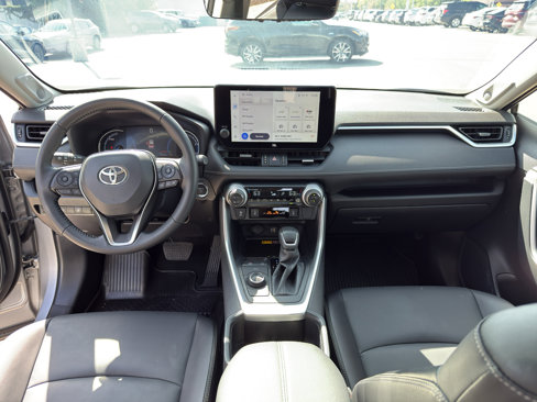 Used 2023 Toyota RAV4 XLE Premium image 28