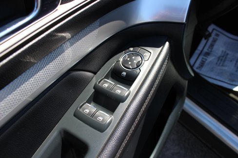Used 2017 Ford Explorer XLT w/ Equipment Group 202A image 16