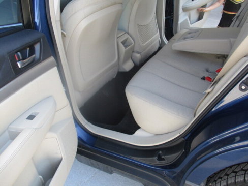 Used 2011 Subaru Outback 2.5i Premium w/ All-Weather Pkg image 21