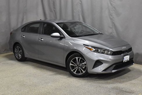 Used 2024 Kia Forte LXS image 3