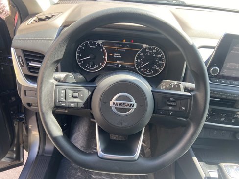 Used 2021 Nissan Rogue S image 11