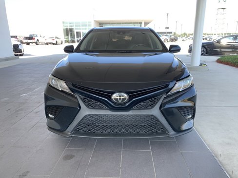 Used 2019 Toyota Camry L image 2