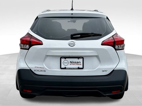 Used 2019 Nissan Kicks SV image 5