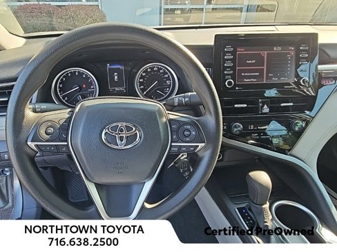 Used 2022 Toyota Camry LE image 6