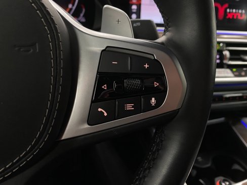 Certified 2021 BMW X6 M50i w/ Executive Package image 18