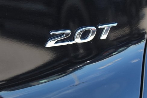 Used 2020 Hyundai Santa Fe Limited image 11