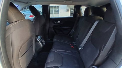 Used 2016 Jeep Cherokee Latitude image 14