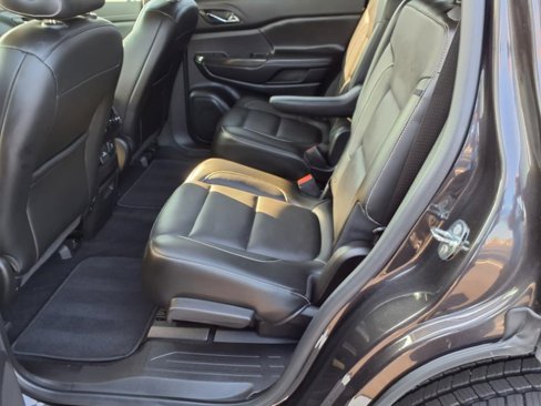 Used 2019 GMC Acadia SLT image 9
