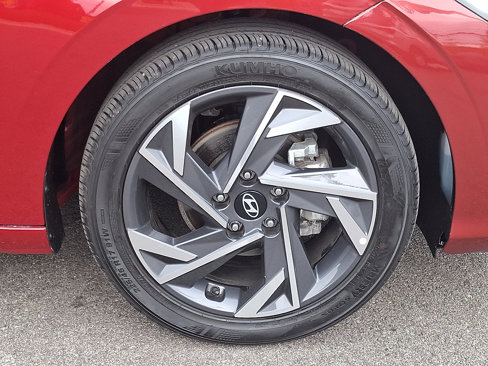 Used 2025 Hyundai Elantra SEL image 8