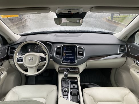 Used 2019 Volvo XC90 T5 Momentum w/ Protection Package image 18