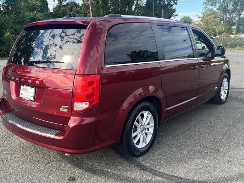 Used 2019 Dodge Grand Caravan SXT image 5