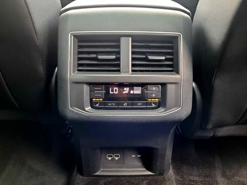 Used 2018 Volkswagen Atlas SEL Premium image 19