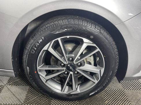 Used 2023 Kia Forte LXS image 6