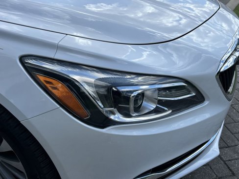 Used 2017 Buick LaCrosse Essence image 8