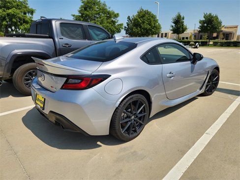 Used 2023 Toyota GR86 Premium image 3