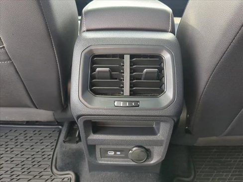Used 2022 Volkswagen Tiguan SE image 18