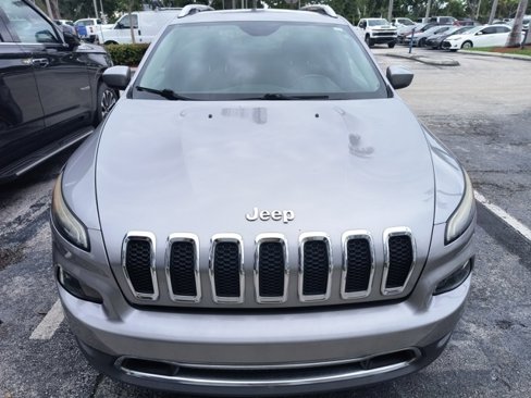 Used 2016 Jeep Cherokee Limited w/ Luxury Group image 2