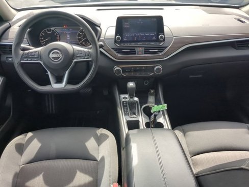 Used 2024 Nissan Altima 2.5 SV image 13