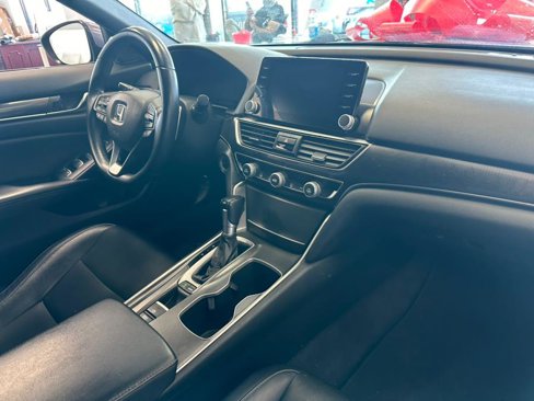Used 2018 Honda Accord Sport image 39