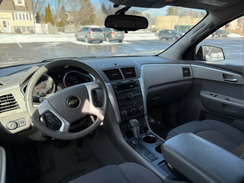 Used 2011 Chevrolet Traverse LS image 31