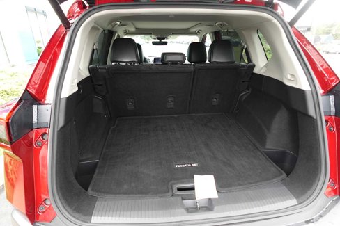 Used 2022 Nissan Rogue SV w/ SV Premium Package image 27