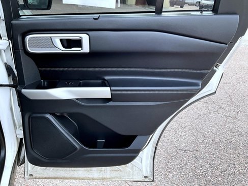 Used 2021 Ford Explorer Limited w/ Hybrid Equipment Group 310A image 19