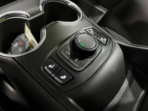 Certified 2022 GMC Terrain SLE w/ Driver Convenience Package image 14
