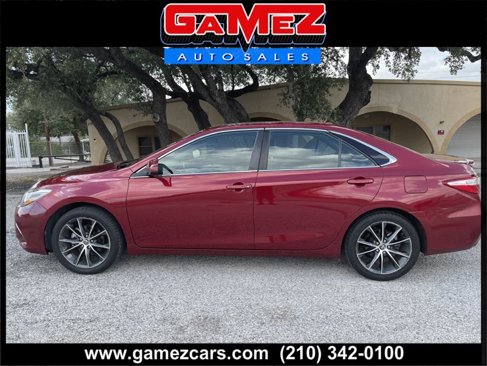 Used 2015 Toyota Camry XLE image 1
