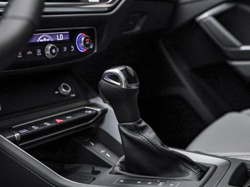 New 2025 Audi Q3 2.0T Premium image 26