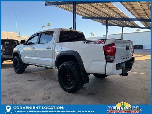 Used 2017 Toyota Tacoma TRD Off-Road image 3
