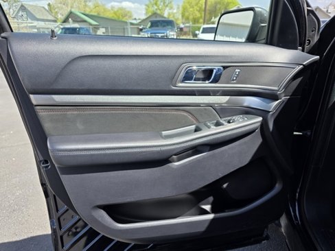 Used 2019 Ford Explorer XLT w/ Equipment Group 202A image 10