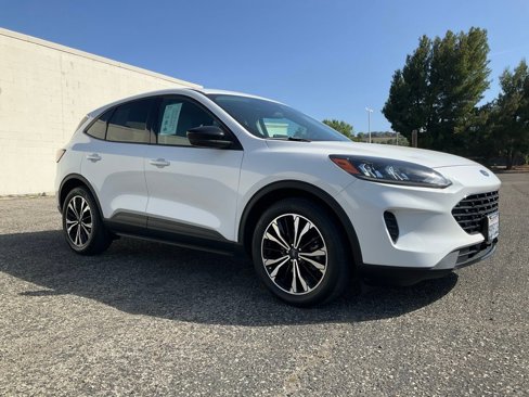 Certified 2022 Ford Escape SE w/ SE Sport Appearance Package image 16