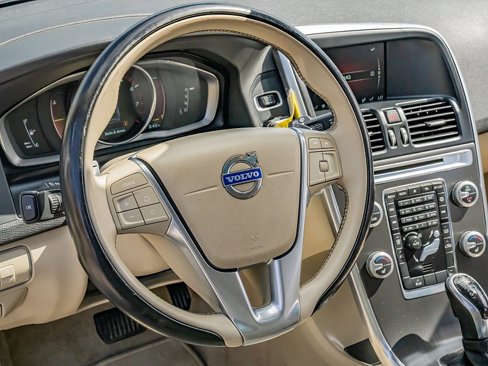 Used 2015 Volvo XC60 T6 image 25