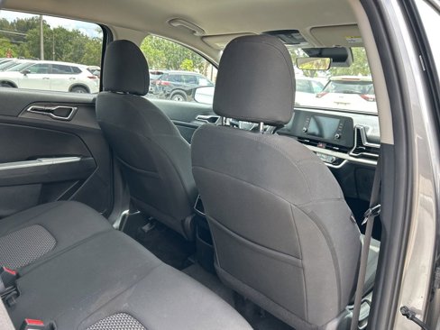 Used 2023 Kia Sportage LX image 40