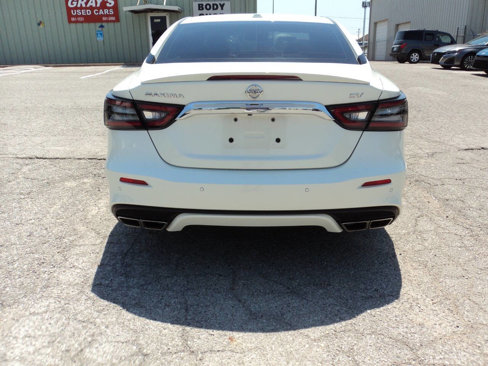 Used 2022 Nissan Maxima SV image 4
