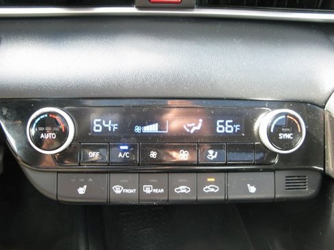 Used 2022 Hyundai Elantra SEL w/ Convenience + Premium Package image 20