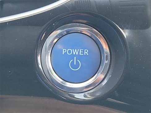 Used 2021 Toyota Prius LE image 12