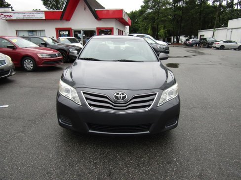 Used 2010 Toyota Camry image 2