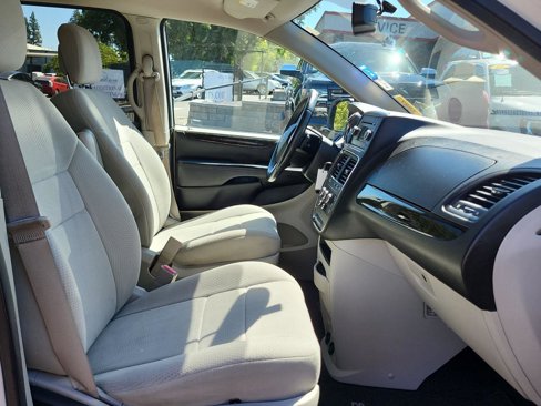 Used 2013 Dodge Grand Caravan SE image 23