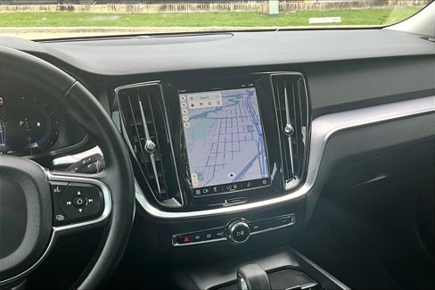 Certified 2025 Volvo S60 B5 Core image 8