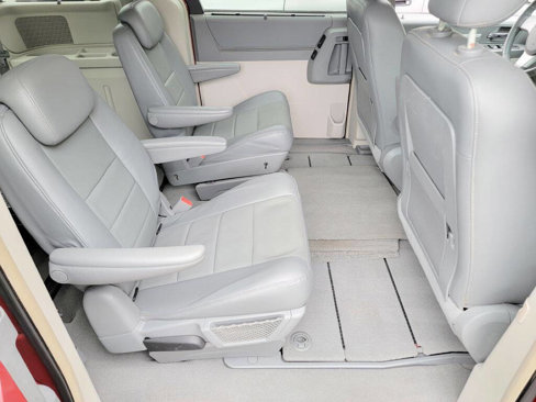 Used 2008 Dodge Grand Caravan SXT image 5