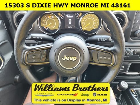 Used 2018 Jeep Wrangler Unlimited Sport image 9