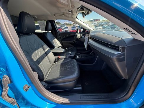 Used 2023 Ford Mustang Mach-E Select image 9