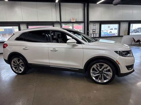Used 2017 Lincoln MKX Reserve w/ Driver Assistance Package image 10